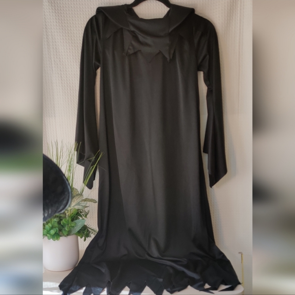 Grim Reaper Boys Black  Pullover Hooded Robe w/Mesh Face Cover Size Large 12-14